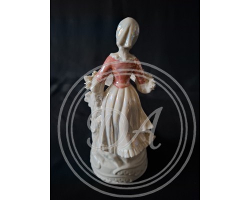 Vintage Porzellanfigur „Dame mit Tamburin“ aus den 1940er Jahren
