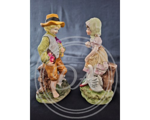 Figurines 'Young Man and Woman' or 'Harvest Year'