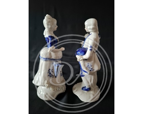 Antikes Paar Porzellanfiguren "Dame mit Blumenstrauß und Kavalier" Deutschland