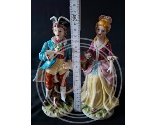 Vintage Porcelain Figurines "Lady and Gentleman" Schumann Arzberg (Germany)