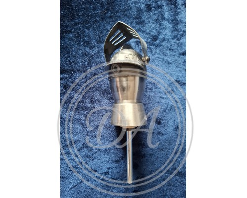 Dispenser stopper "Knight's helmet" for bottles.