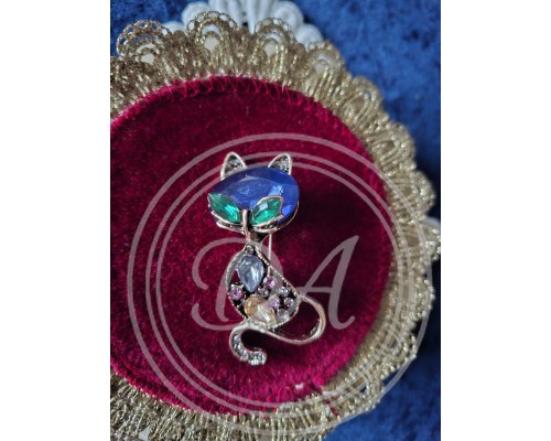 Cat brooch, England