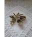 Vintage Brosche in Form eines Eichenblatts und Eicheln mit Emaille und Strasssteinen. Brosche "Eicheln", «Vintage Brosche mit Emaille» oder «brooch acorn»: