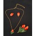 Vintage-Schmuckset mit roten Emaille-Tulpen, bestehend aus Halskette, Ohrsteckern und Brosche