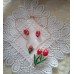 Vintage-Schmuckset mit roten Emaille-Tulpen, bestehend aus Halskette, Ohrsteckern und Brosche