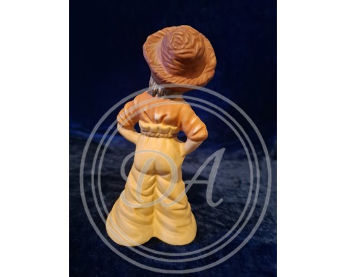 Ceramic figure “Tramp Girl”, Italy
