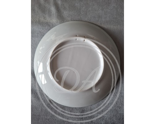 The collector's plate is called "Snowflake Sonnet" (Canada).
