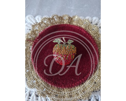 Brooch vintage "Apple Crystal "Italy