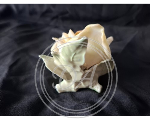 Antik Porcelain rose by Karl Ens 1900 -1920