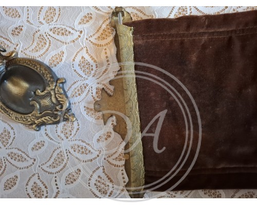 Antik Hand-made brass bell panel with a bird motif.