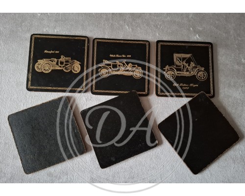 Set aus 6 sammelbaren Vintage-Untersetzern mit Abbildungen klassischer Autos der 70er Jahre