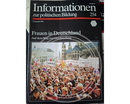 Set of Educational Journals from the German Federal Agency for Civic Education (bpb)